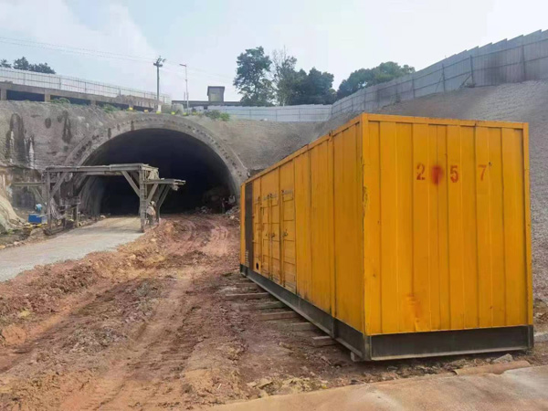 凤城发电机出租自启装置的工作原理是什么？