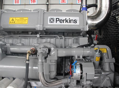 凤城频率波动时，发电机组有哪些保护措施？