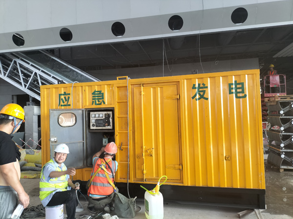 凤城怎样判断空气滤清器是否需要更换？