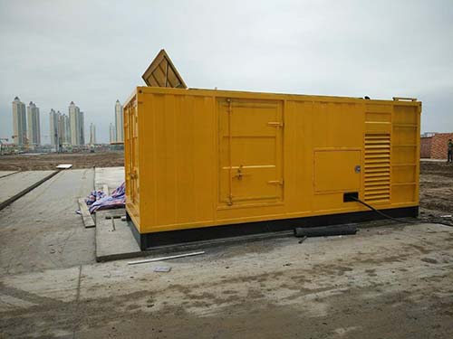 凤城合同中关于乙方责任导致工期延误的赔偿标准应该如何制定？